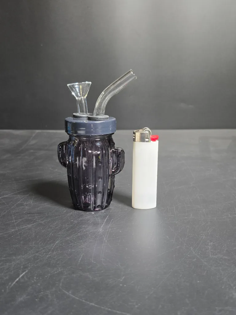 GLOW IN THE DARK HAND PIPE from GENERIC GLASS delivers both quality and elegant appeal.