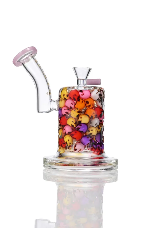 GRAVITY INFUSER HOOKAH highlighted in visuals to emphasize usability and artistry