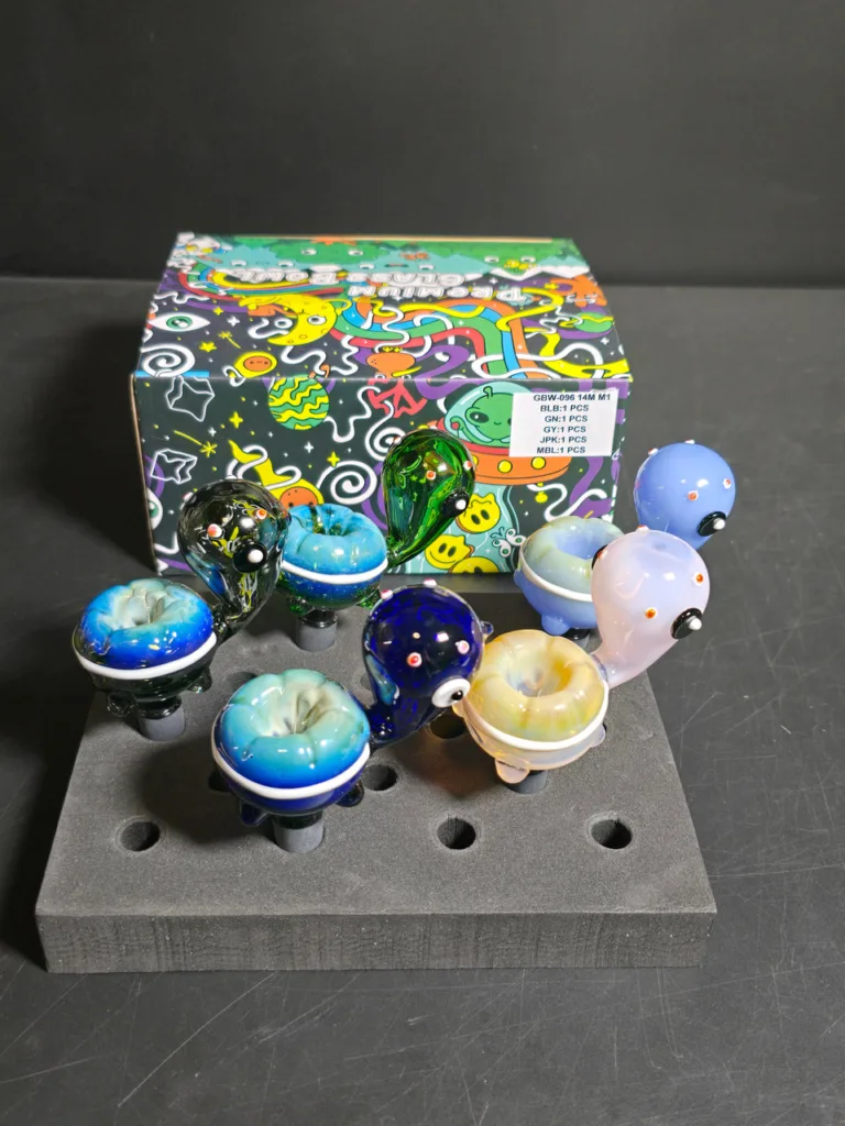 HIPPIE BUS CERAMIC PIPE from FASHION CRAFT is carefully built for smooth performance and lasting use.