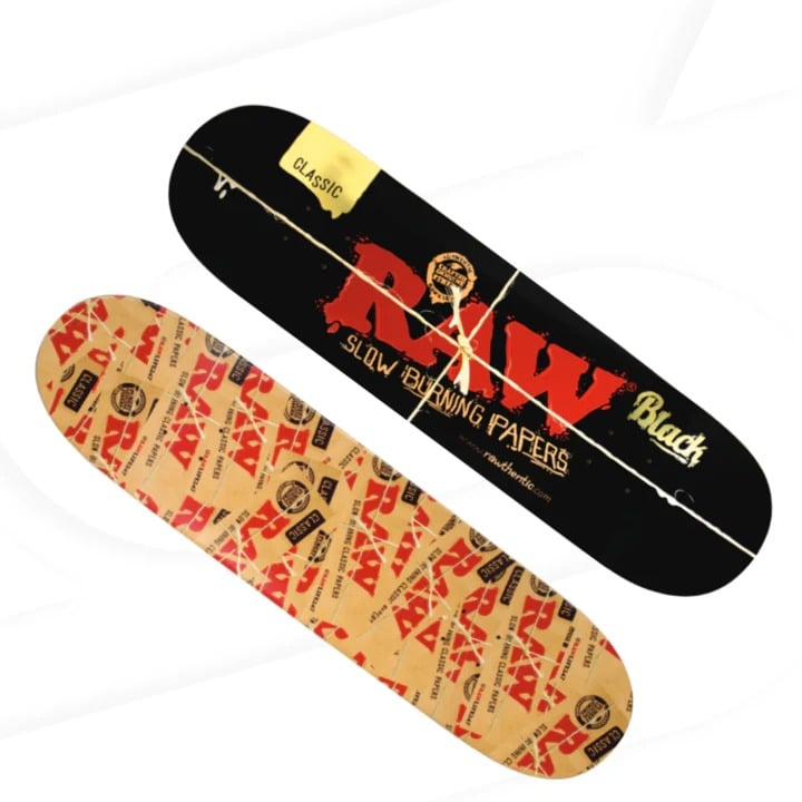 SILICONE TITAN HAND PIPE – reliable performance with artistic design