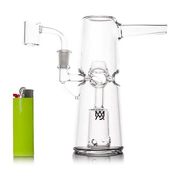 SILICONE ‘PRINTED DESIGN’ HAND PIPE highlighted in visuals to emphasize usability and artistry