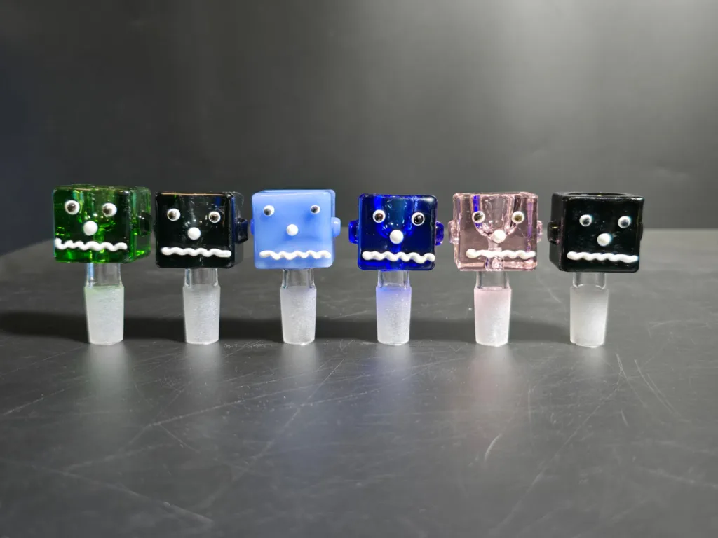 SOFT GLASS ‘BIG SKULL’ from GENERIC GLASS delivers both quality and elegant appeal.