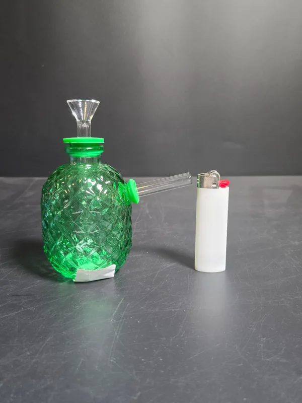 SPIRAL ENGLISH COLOR PIPE from GENERIC GLASS delivers both quality and elegant appeal.