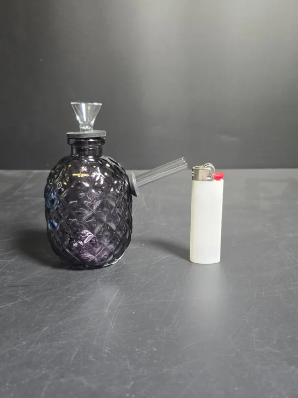SPIRAL ENGLISH COLOR PIPE from GENERIC GLASS delivers both quality and elegant appeal.