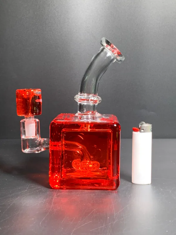 VIVA LA HEMP ‘HAPPY MOOD’ THC DIAMOND PRE ROLLS stands out with fine details and durable glass quality.